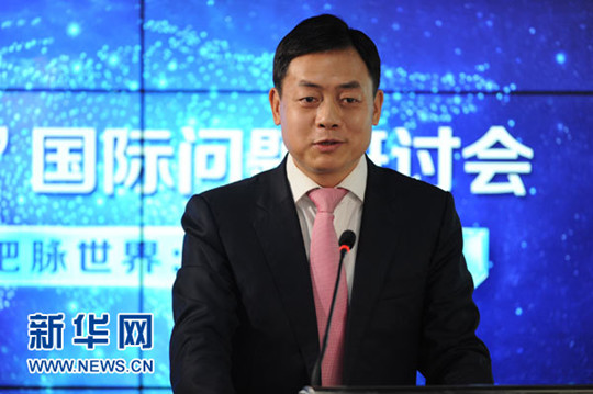 中國(guó)僑網(wǎng)12月26日,,中國(guó)人民大學(xué)國(guó)際關(guān)系學(xué)院教授王義桅在新華網(wǎng)第七屆“縱論天下”國(guó)際研討會(huì)上發(fā)表演講,。 新華網(wǎng) 孫韜 攝