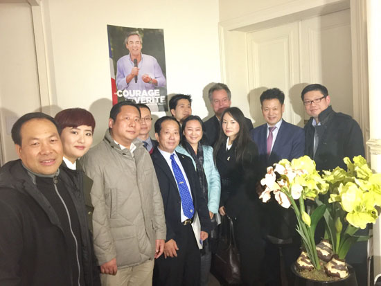 中國(guó)僑網(wǎng)華裔支持者在菲永競(jìng)選辦公室,。(法國(guó)《歐洲時(shí)報(bào)》/孔帆 攝)
