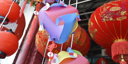 中國僑網馬幣趨軟燈籠售價水漲船高,。(馬來西亞《詩華日報》)