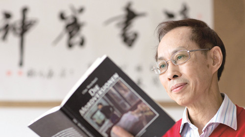 中國(guó)僑網(wǎng)作家,、翻譯家朱文輝,。(受訪者供圖)