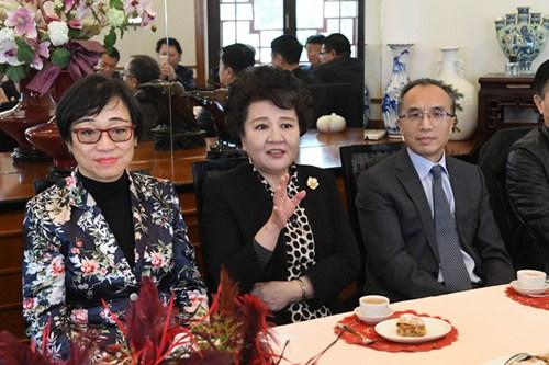 中國(guó)僑網(wǎng)裘援平主任與奧地利僑界代表座談,。(法國(guó)《歐洲時(shí)報(bào)》/丁兆琨 攝)