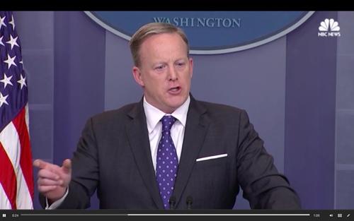 中國僑網(wǎng)白宮發(fā)言人史派瑟(Sean Spicer)在21日記者會(huì)上表示,新規(guī)定首要任務(wù)是打擊對國家安全有威脅的群體,。(美國《世界日報(bào)》援引自NBC電視臺(tái))
