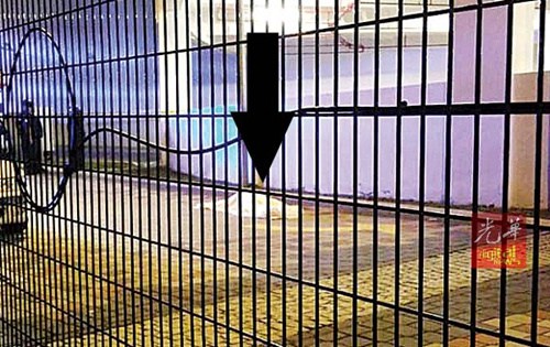 中國僑網死者遺體在公寓停車場外底層被發(fā)現(xiàn),。(馬來西亞《光華日報》)