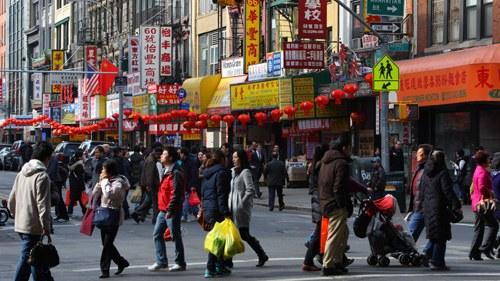 中國僑網(wǎng)資料圖片:美國紐約唐人街。