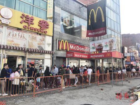 中國僑網(wǎng)事發(fā)的華人雜貨店,。(紐約《僑報》/王伊琳 攝)