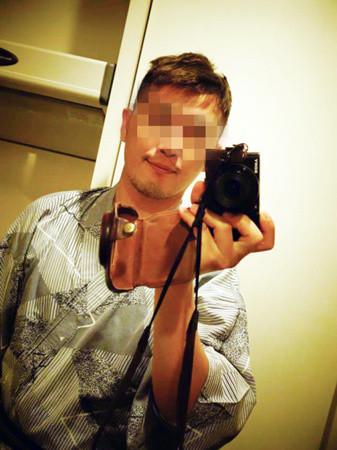 中國僑網(wǎng)自稱顏姓的男子時(shí)常發(fā)送個(gè)人大頭照和生活照,,取得黃小姐的信任,。(美國《世界日?qǐng)?bào)》)