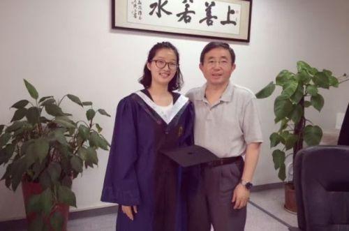 中國僑網(wǎng)章瑩穎(左一)圖,。(美國僑報網(wǎng))