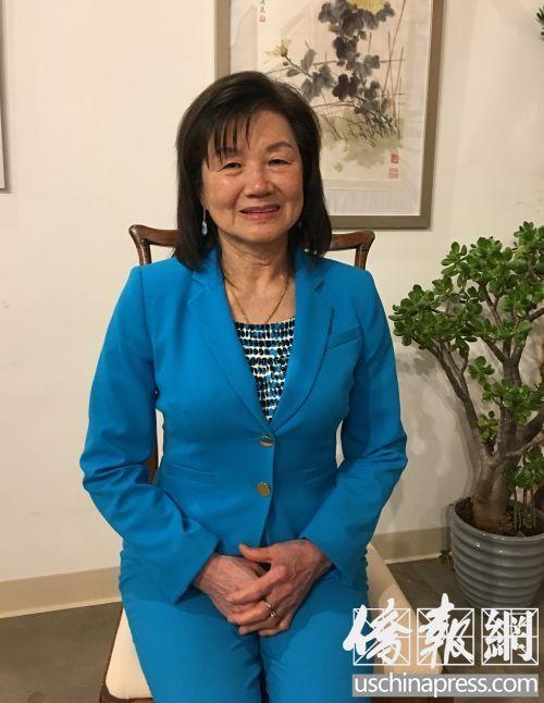 中國僑網(wǎng)79歲老僑領(lǐng)譚吳保仁接受專訪(美國《僑報》/于麗娜 攝)