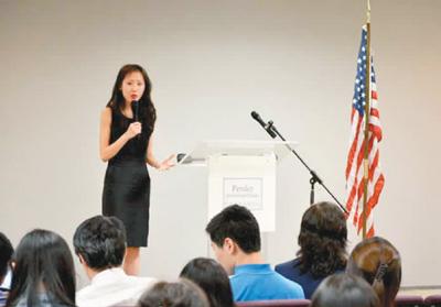 中國僑網(wǎng)圖為2015年6月,“90”后華裔女孩李林笛在美國弗吉尼亞州進(jìn)行國會議員競選宣傳活動,。資料圖片