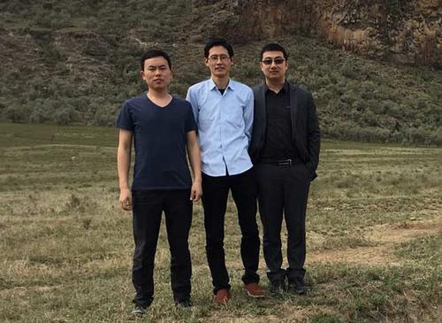 中國(guó)僑網(wǎng)創(chuàng)造太陽(yáng)能源服務(wù)(青島)有限公司的創(chuàng)建者馬搏、段曉飛,、宮智武(從左至右),。