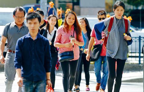 中國僑網(wǎng)人口普查數(shù)據(jù)指,加拿大總?cè)丝谥?1.9%屬于移民,。(加拿大《星島日報》)