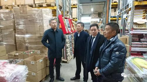 中國僑網(wǎng)駐意大利大使館工作人員走訪羅馬華商。
