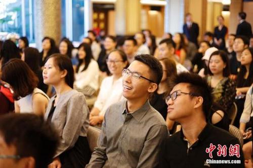 中國僑網(wǎng)資料圖:紐約地區(qū)高校中國留學(xué)生新生見面會在領(lǐng)館舉行。 中新社記者 廖攀 攝