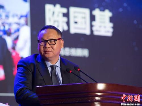 中國僑網(wǎng)資料圖:1月10日,,由中國新聞社主辦,、中國僑網(wǎng)承辦的“2017全球華僑華人年度評選頒獎典禮”在北京隆重舉行,,獲獎人巴拿馬總統(tǒng)顧問陳國基講話,。中新網(wǎng)記者 李卿 攝