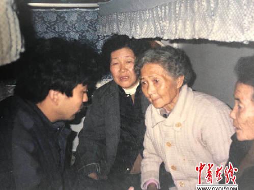 中國僑網(wǎng)1992年,3位韓籍“慰安婦”到北京尋求童增的支持和幫助,。李定國供圖