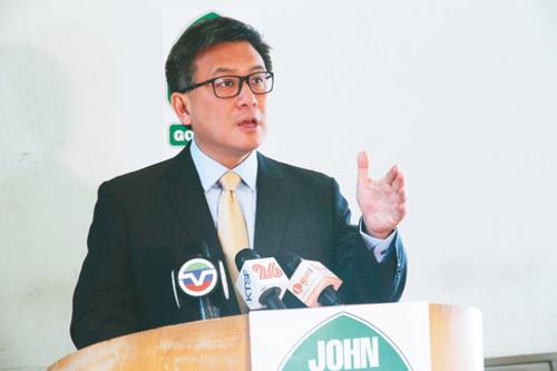 中國僑網(wǎng)江俊輝肯定亞裔對美國的貢獻(xiàn),,也呼吁選民出來投票,。(美國《世界日報(bào)》/李榮 攝)
