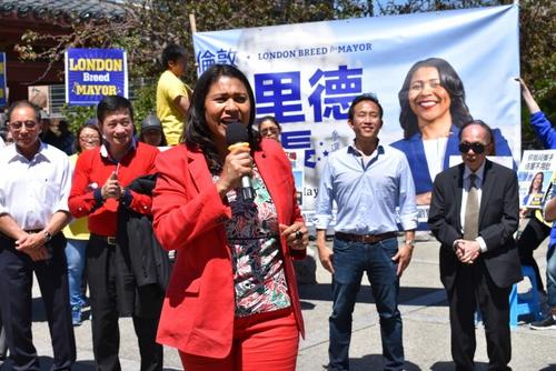 中國(guó)僑網(wǎng)舊金山市議會(huì)議長(zhǎng)布里德強(qiáng)烈表達(dá)她對(duì)華埠居民的關(guān)切,。(美國(guó)《世界日?qǐng)?bào)》/黃少華 攝)