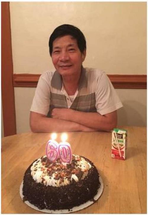中國僑網(wǎng)剛過完60歲生日的陳建生,2017年除夕夜在住家小區(qū)抓“精靈寶貝”被保安開槍殺死,。(美國《世界日?qǐng)?bào)》/陳建生家屬供圖)