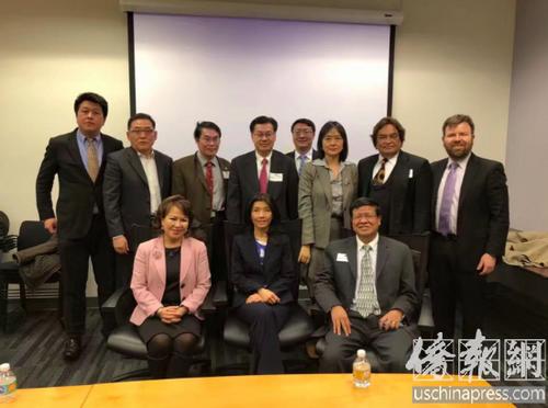 中國僑網為亞裔孩子爭取平等教育權益,,2018年3月5日,,趙宇空(前排右1)作為亞裔教育聯盟代表團成員之一,與白宮美國亞太裔事務辦公室及教育部的多個官員會面,。(美國《僑報》資料圖)