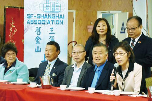 中國僑網(wǎng)舊金山上海協(xié)會為11月選舉發(fā)動選民登記活動,,得到社區(qū)領(lǐng)袖及僑領(lǐng)的支持,。(美國《世界日報》/李秀蘭 攝)
