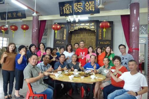 中國僑網(wǎng)麻坡潮州會館每周五的愛心午餐活動,,獲得三機構(gòu)理事踴躍回家吃飯,。(馬來西亞《星洲日報》)