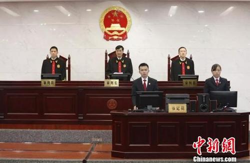 中國(guó)僑網(wǎng)圖為宣判的現(xiàn)場(chǎng) 鐘欣 攝