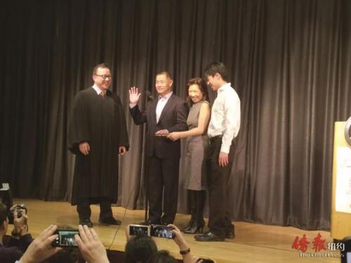 中國(guó)僑網(wǎng)紐約州第一位亞裔參議員劉醇逸就職典禮,。(美國(guó)《僑報(bào)》/張晶 攝)