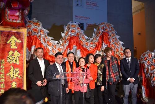 中國僑網(wǎng)大都會(huì)藝術(shù)博物館25日晚舉辦新春招待會(huì),。(美國《世界日?qǐng)?bào)》/顏嘉瑩 攝)