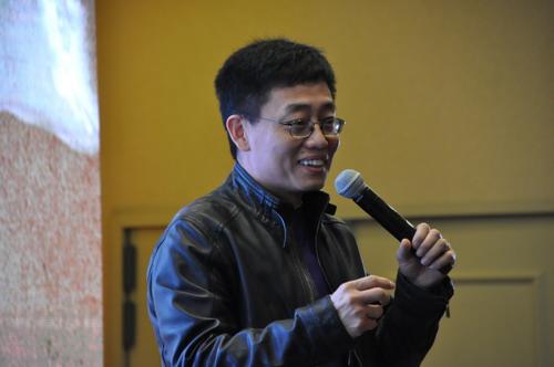 中國僑網(wǎng)喜劇明星黃西,。(美國《世界日報》/王若然 攝)