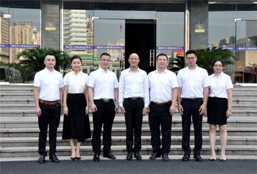 中國(guó)僑網(wǎng)致公黨瑞安市支部全體黨員合影,。