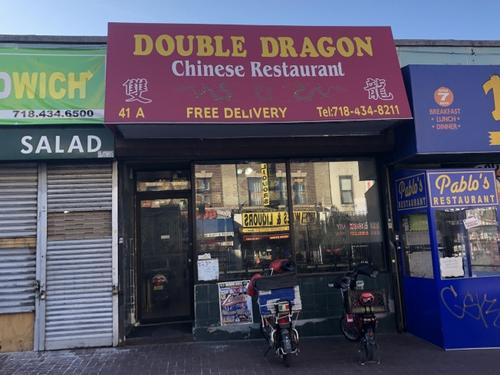 中國僑網(wǎng)在紐約布魯克林弗萊布許中餐館工作的華裔外賣送餐員,日前遭兩名非洲裔匪徒暴力搶劫,。(美國《世界日報》/顏潔恩 攝)