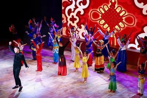 中國僑網(wǎng)圖為晚會(huì)演出陣容,。(“旅日僑網(wǎng)”微信公眾號(hào))