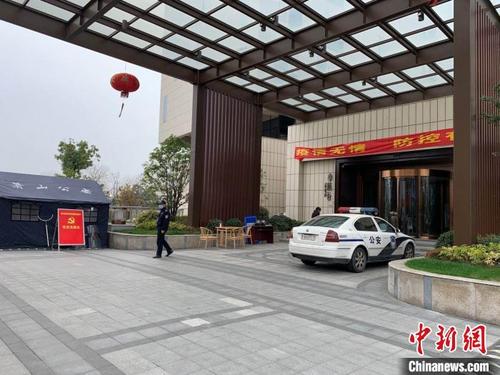 中國(guó)僑網(wǎng)乘客所在的醫(yī)學(xué)隔離觀察點(diǎn),?!?yīng)欣睿 攝