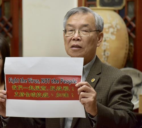 中國(guó)僑網(wǎng)寧陽(yáng)總會(huì)館主席李殿邦呼吁公所僑團(tuán)及私人業(yè)主為商家減租渡難關(guān)。(圖片來源:美國(guó)《世界日?qǐng)?bào)》/李秀蘭 攝)