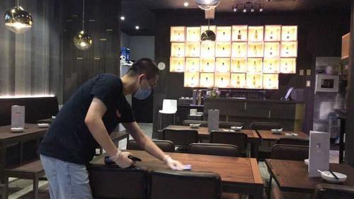 中國(guó)僑網(wǎng)開(kāi)放堂食,,業(yè)者摩拳擦掌。(美國(guó)《世界日?qǐng)?bào)》/謝哲澍 攝)