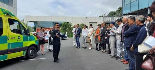 中國僑網(wǎng)這輛救護(hù)車目前已在南區(qū)執(zhí)勤運(yùn)營,。(來源:新西蘭華人社團(tuán)聯(lián)合會(huì)供圖)
