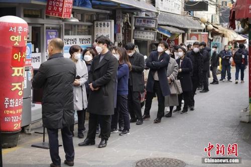 中國僑網資料圖:韓國首爾民眾,。 中新社記者 劉旭 攝