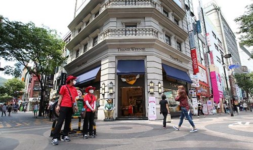 中東呼吸綜合征(MERS)在韓國肆虐,,不僅加深了人們對病毒的恐懼,,更重創(chuàng)旅游業(yè)。