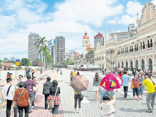 中國僑網(wǎng)到馬來西亞旅游的中國游客人次上升36.3%,。(馬來西亞《中國報(bào)》)