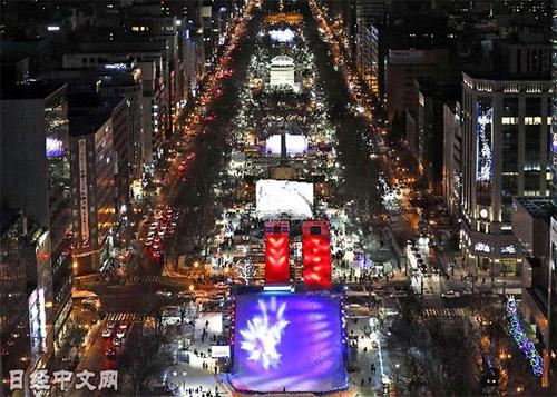 中國(guó)僑網(wǎng)札幌冰雪節(jié)主會(huì)場(chǎng)之一的“大通會(huì)場(chǎng)”,。(日經(jīng)中文網(wǎng)/2017年札幌冰雪節(jié)資料)