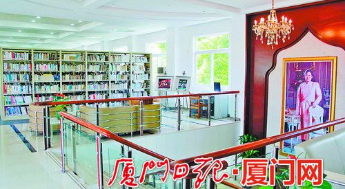 詩(shī)琳通圖書館內(nèi)景。