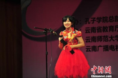 10月21日,,來(lái)自81個(gè)國(guó)家的中學(xué)生在第八屆“漢語(yǔ)橋”世界中學(xué)生中文比賽上,,說(shuō)學(xué)逗唱秀中文。劉冉陽(yáng)