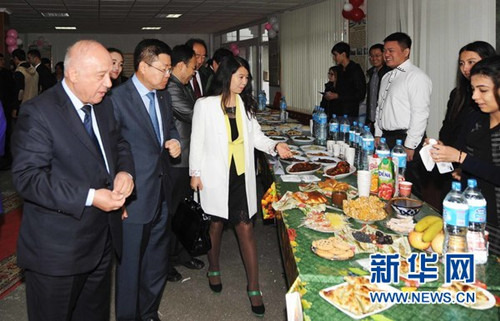 3月18日,,“慶祝納烏魯斯節(jié)暨中烏文化日活動(dòng)”現(xiàn)場(chǎng),。