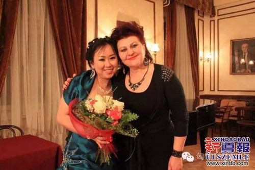 張瑜和恩師匈牙利國家大劇院戲劇女高音歌唱家李斯特獎得者Prof.Dr