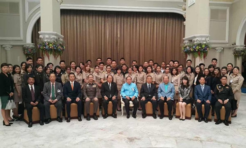 泰國副總理巴威歡送泰國政府官員到華僑大學學習。