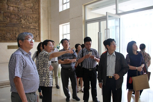 印尼訪問團(tuán)成員參觀北京華文學(xué)院