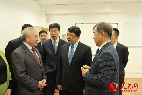 朱之文與哈薩克民族大學校方領導交流