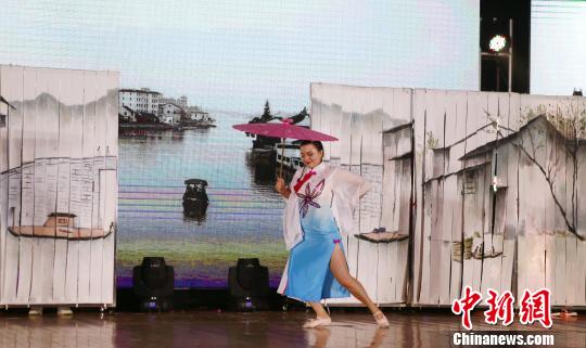 中國(guó)僑網(wǎng)俄羅斯選手陳美佳,?!铄a良 攝