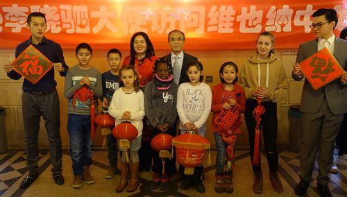 中國(guó)僑網(wǎng)合影