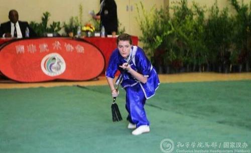中國僑網(wǎng)孔子學(xué)院學(xué)生白玫參加南非武術(shù)比賽
